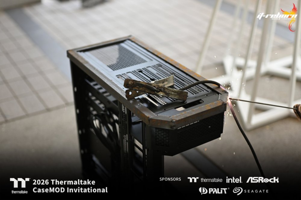 itreborn-log4.thumb.jpg.bb2cc3a14abb8a71f5773c522ff62c32.jpg